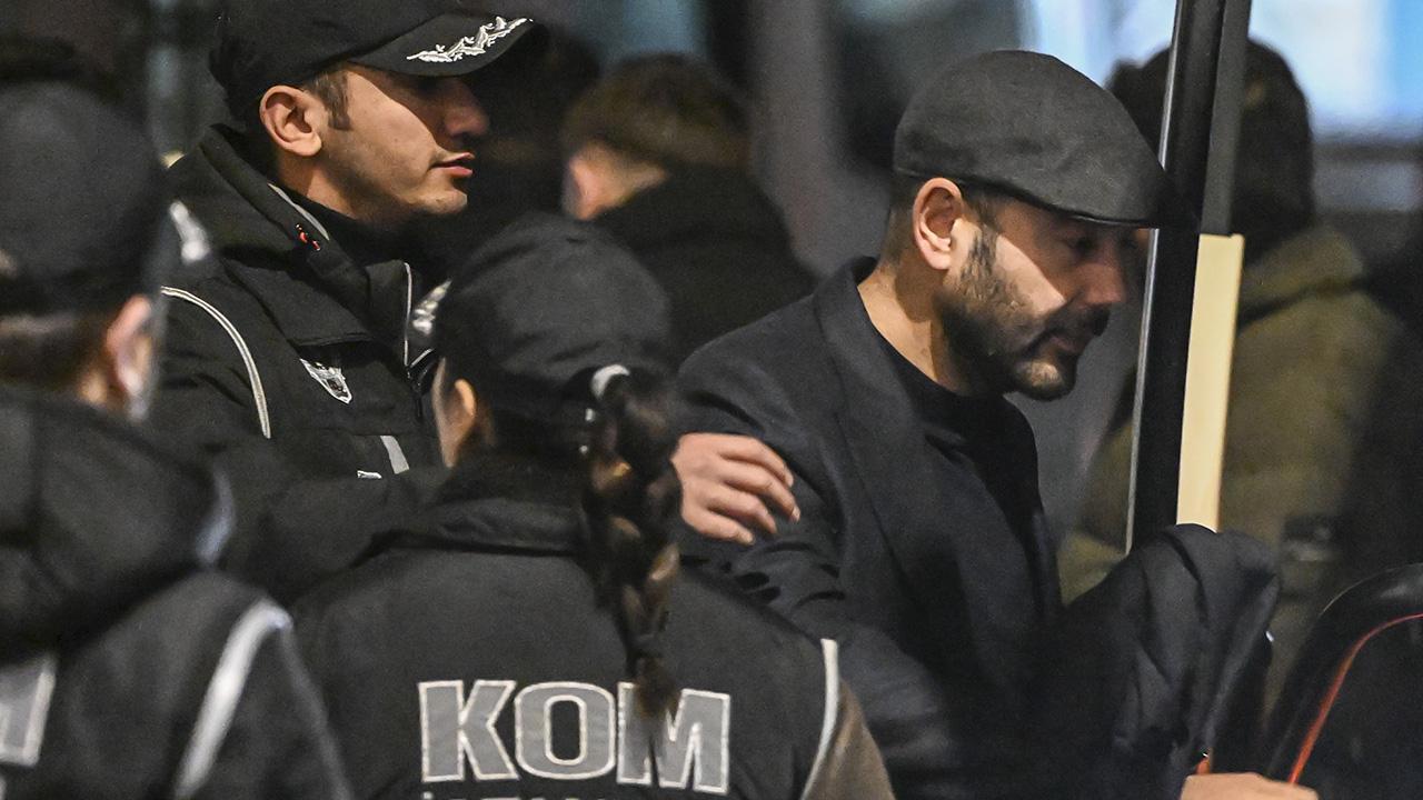 Beşiktaş Belediye Başkanı Akpolat İçin Görevden Uzaklaştırma Kararı Alındı