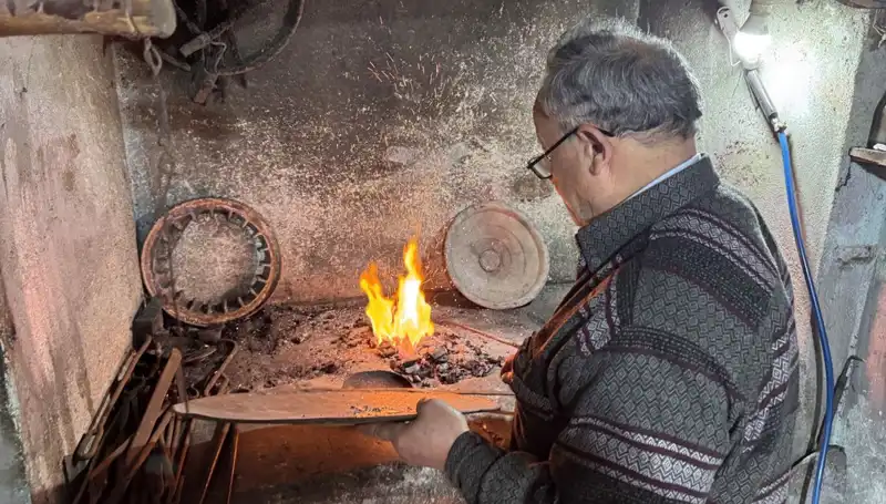 Baba Mesleğini Yaşatan Oğul: 20 Metrekarelik Dükkanda Geleneksel Zanaat