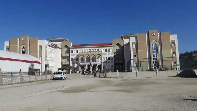 Ortaokulda Öğrenciye Şiddet Uygulayan Öğretmen Gözaltına Alındı