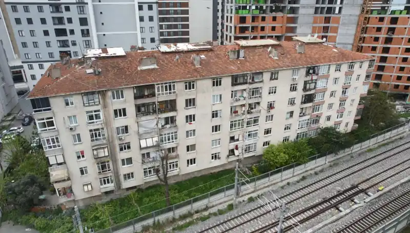 Deprem Sonrası Harekete Geçen Bakanlık, Riskli Binaları Boşaltma Sürecini Başlattı