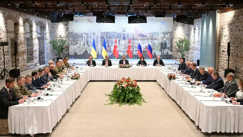 İstanbul'da Barış Zirvesi: Rus Heyetinin Türkiye Ziyareti Heyecan Yarattı