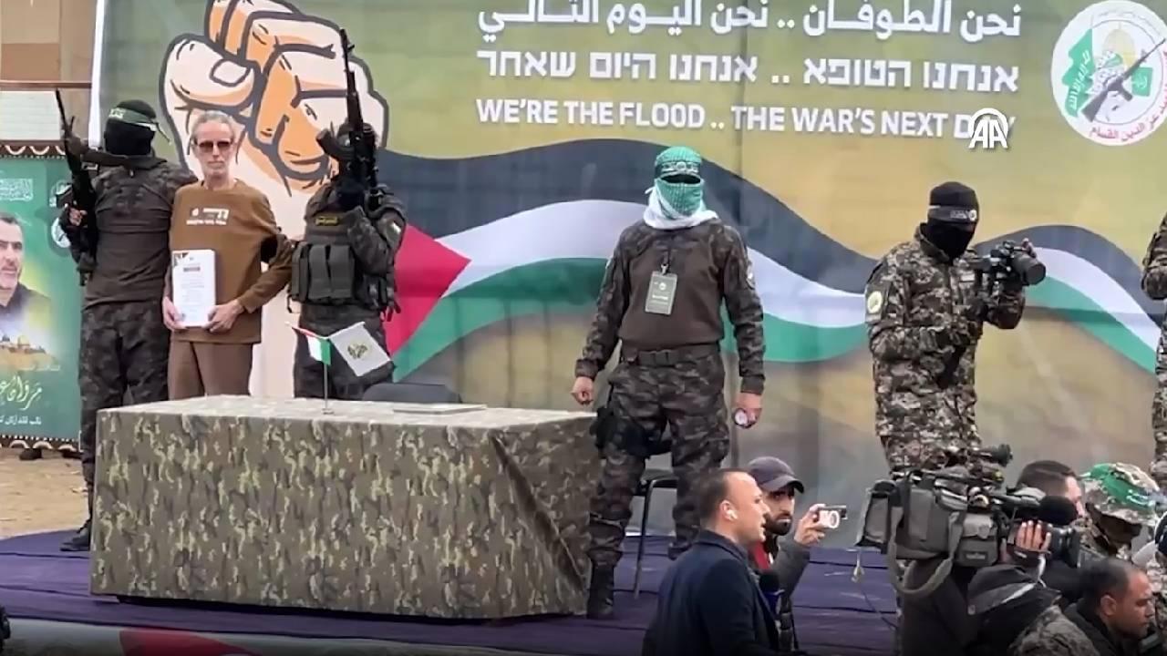 Hamas, 3 İsrailli erkeği İsrail'e teslim etti