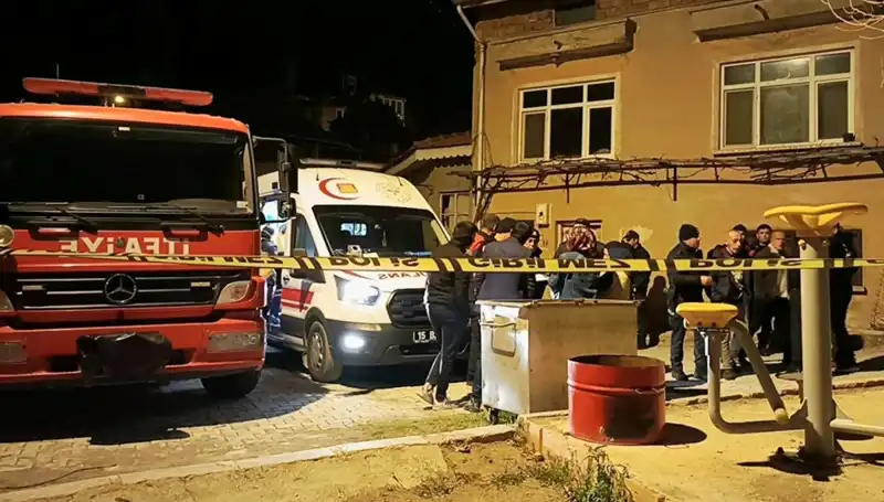 Yaşlı Adamın Yanmış Cansız Bedeni Ortaya Çıktı: Sır Perdesi Aralanıyor