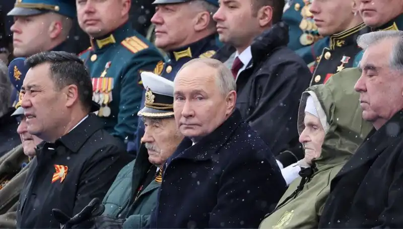 Rus Ordusu Büyüyor: Putin’den Tarihi Askeri Sefer Çağrısı