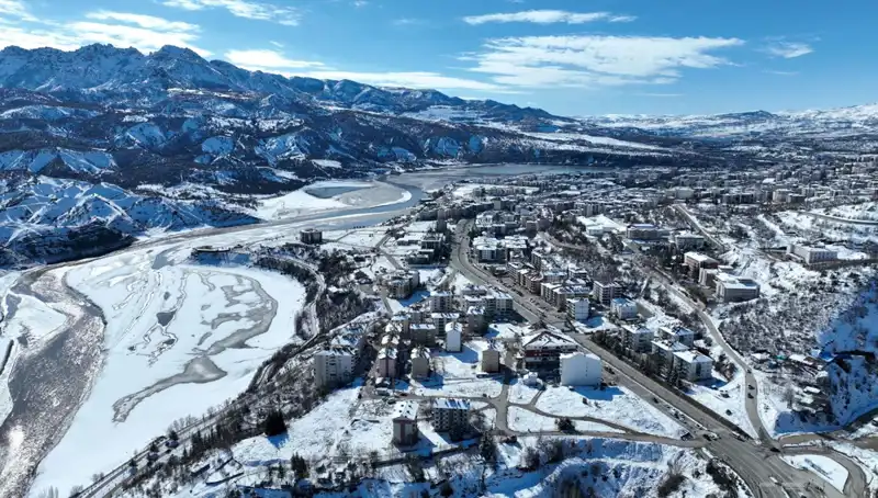 Tunceli'de Kış Koşulları Nedeniyle 131 Köy Yolu Ulaşıma Kapandı