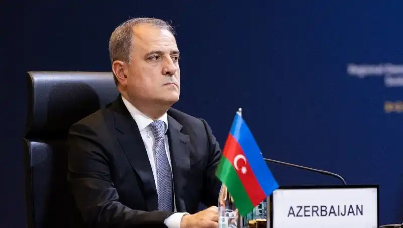 Azerbaycan ve Ermenistan Barış Anlaşmasına Sonunda İmza Attı