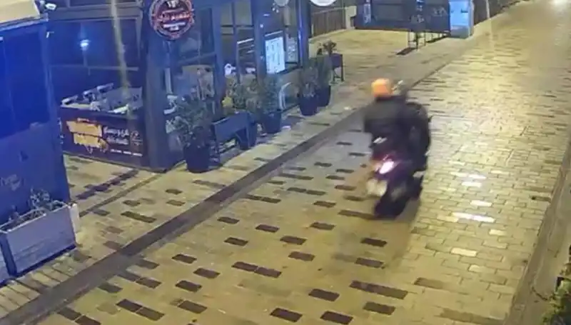 Gece Kulübünde Gerilim: Haraç Saldırısı ve Silahlı Çatışma!