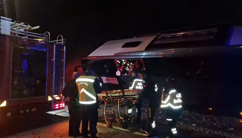 Festival Coşkusunun Ardından Gelen Korkunç Kaza: 23 Yaralı