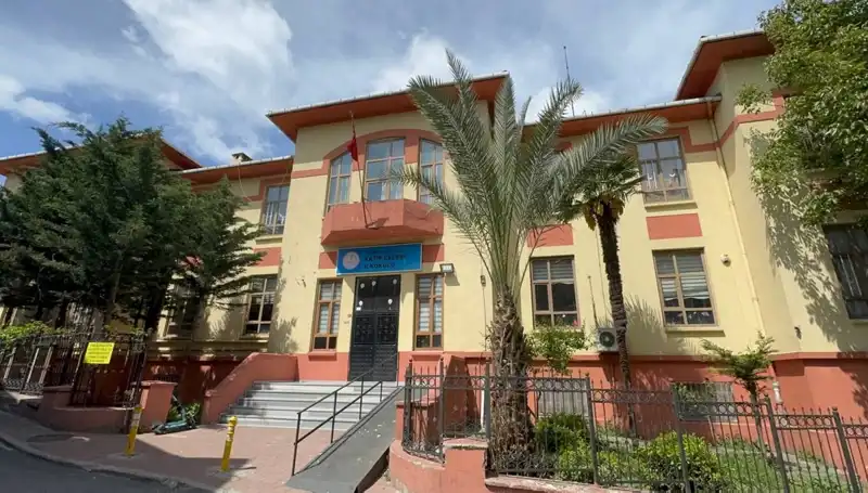 Depremde Hasar Gören 4 Okul, Güvenlik İçin Boşaltıldı