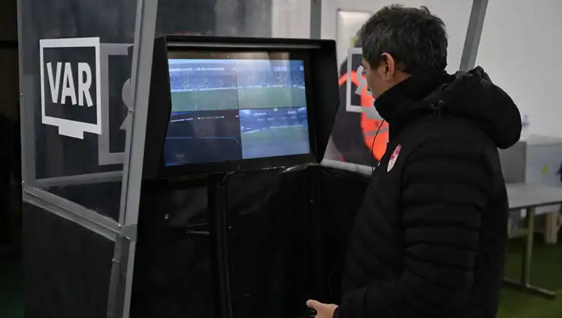 Beşiktaş-Gaziantep FK Maçında Alman VAR Hakeminin Rolü Ne Olacak?