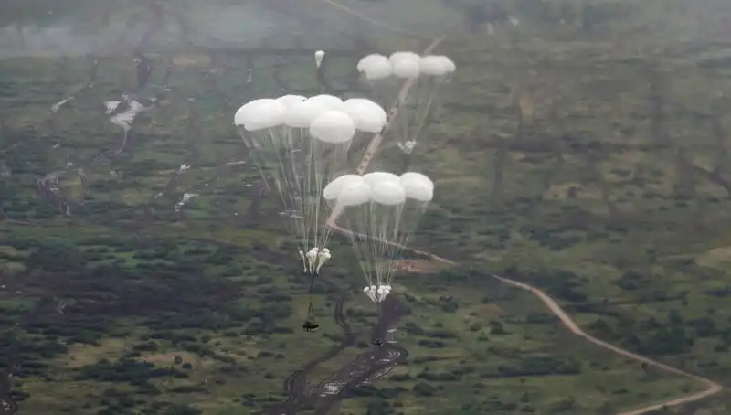 Rusya ve Belarus'tan Gövde Gösterisi: Üç Komşu Ülkede Kırmızı Alarm Durumu