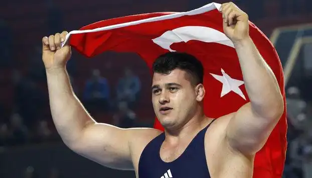 Rıza Kayaalp'e Sürpriz Men Cezası: Milli Güreşçinin Geleceği Tehlikede