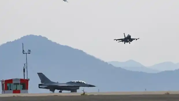 Güney Kore'deki Askeri Tatbikat Fiyaskosu: Savaş Uçağı Yanlışlıkla Köyü Bombaladı