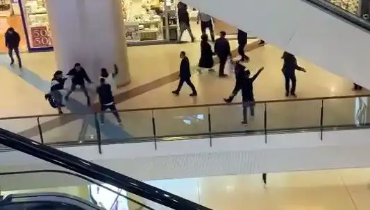 İstanbul'da AVM'de Gerilim: Art Arda Kavgalar Alışverişi Zorlaştırdı