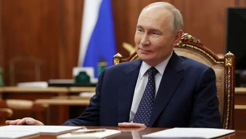 Putin'den Çarpıcı Açıklama: Çin'le Uzayda Büyük Hedeflerimiz Var