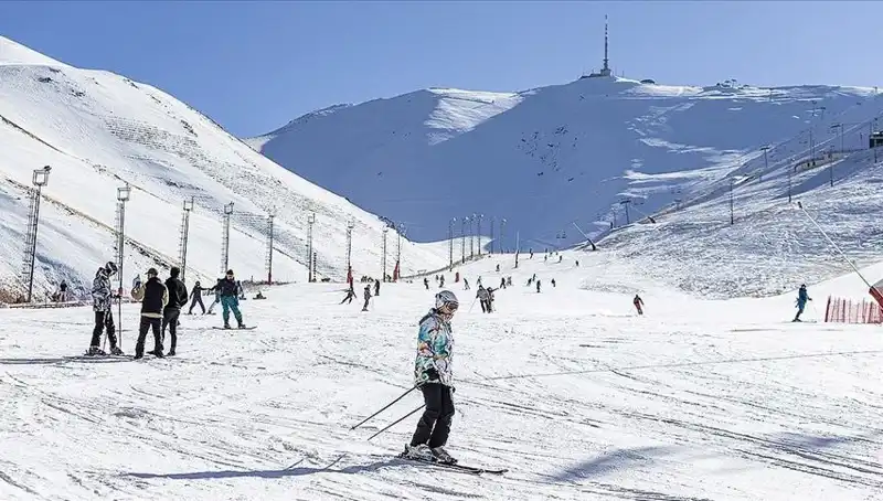 Palandöken'de Kayak Tutkunlarını Büyüleyen Yılın En Yüksek Kar Kalınlığı