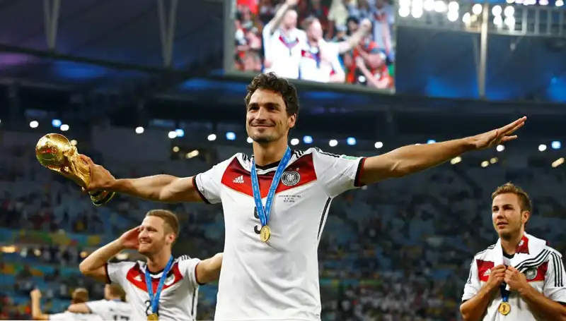 Hummels Futbol Yaşamına Son Veriyor: Bir Dönem Kapanıyor
