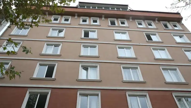 Kastamonu’da Otel Penceresinden Düşen Kadın Hayatını Kaybetti: Olayın Perde Arkası