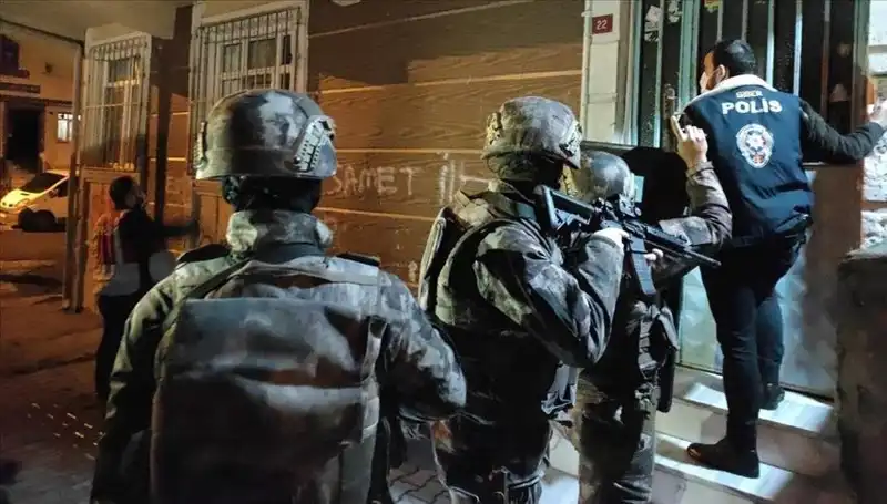 8 İlde Bahis ve Kara Para Operasyonu: 500 Milyon Lira El Konuldu!