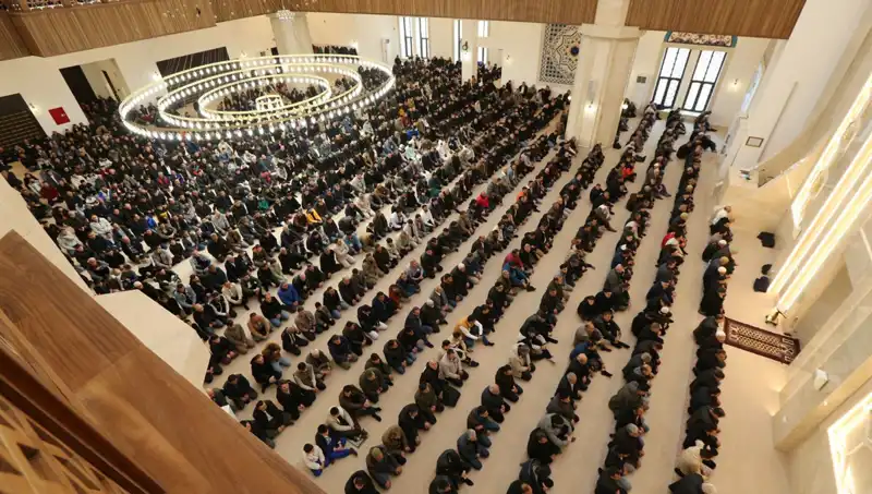 Cuma Namazı 4 Nisan 2025'te Hangi Saatlerde Kılınacak?
