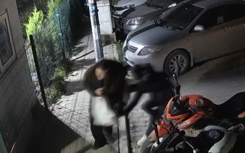 İzmir’de Gün Gündüz Cinayet: Saplantılı Eski Sevgili Genç Kadını Hayattan Kopardı