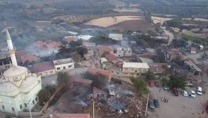 Çanakkale’deki Orman Yangını: Havadan Eşsiz Görüntülerle Durum Değerlendirildi