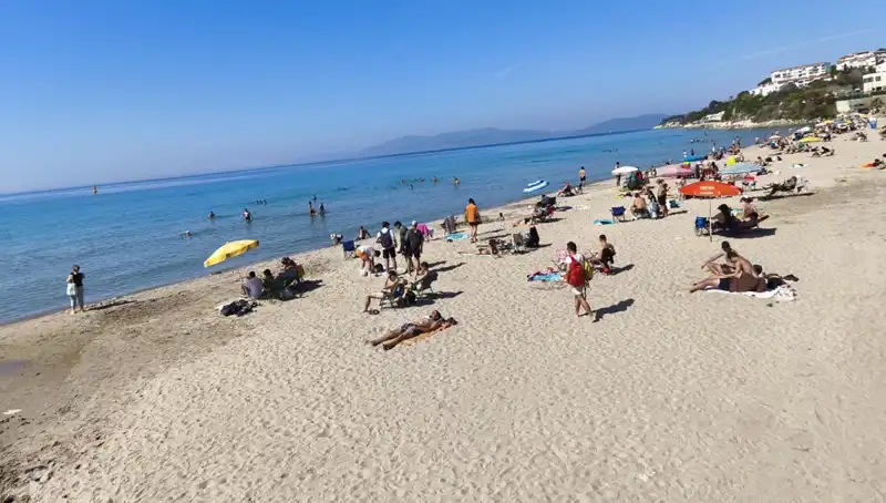 Sıcak Hava Dalgası Plajları Alev Alev Dolup Taşırdı