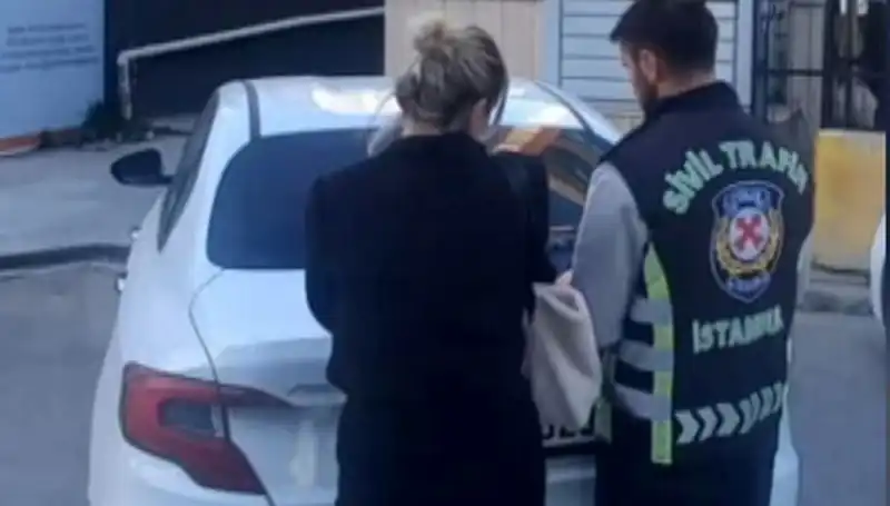 Kadıköy'de Drift Atan Kadın Sürücünün Cezası 48 Bin Lira Oldu