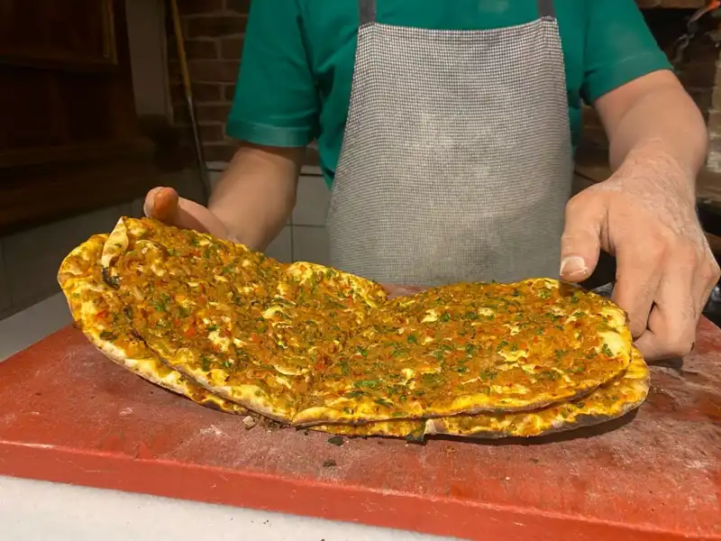 İstanbul’da Lahmacun Fiyatları: Semtler Arasındaki Farklar Neden Bu Kadar Büyük?