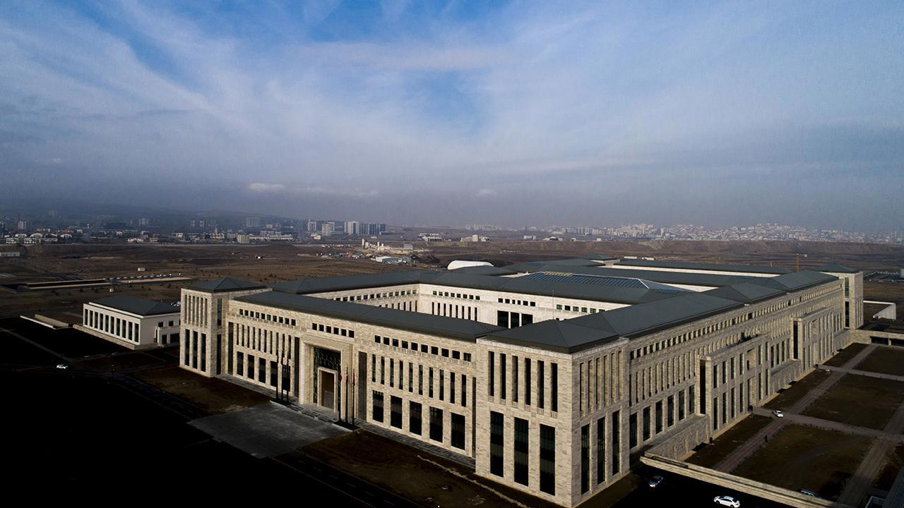 MİT Gençlere Kariyer Fırsatları Sunuyor