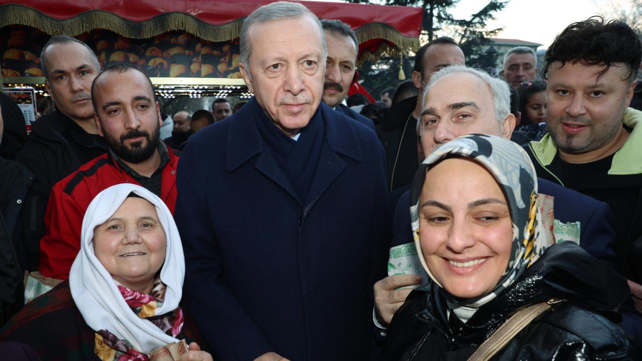 Cumhurbaşkanı Erdoğan Vatandaşların Kandilini Kutladı