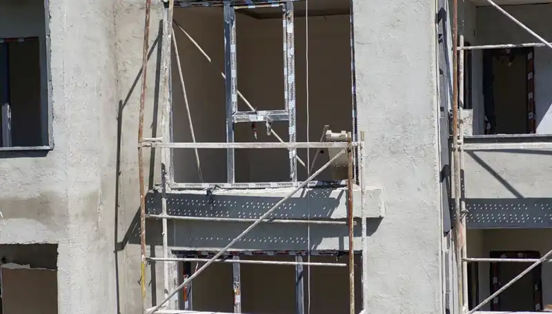 İnşaat Merdivenlerinden Düşen İşçi: Şanssız Kaza ve Yaşananlar