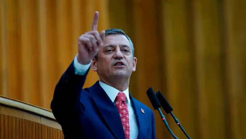 Ekrem İmamoğlu'nun Gözaltına Alınması ve CHP'de Olağanüstü Toplantı İlanı