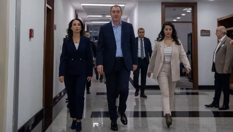 DEM Parti Heyeti, Üç Siyasi Partilerle Görüşmeye Devam Ediyor