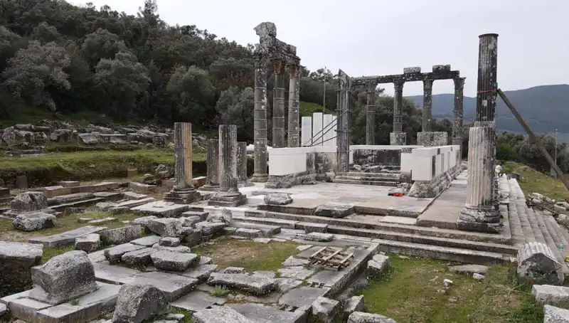 Zeus Tapınağı'nda Tarihin İzleri Yeniden Hayat Buluyor
