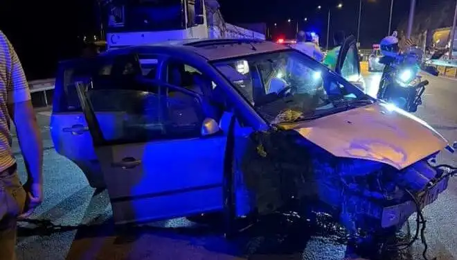 Otomobil Bariyere Çarptı: Feci Kaza Sonucu Bir Ölü, Üç Yaralı