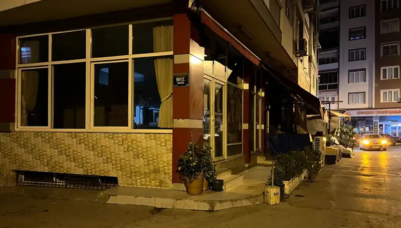 İzmir’de Silahlı Saldırı: Kahvehane Önünde Bir Kişi Hayatını Kaybetti