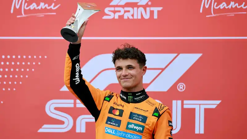 Lando Norris, Formula 1'de Şampiyonluk Heyecanını Zirveye Taşıdı