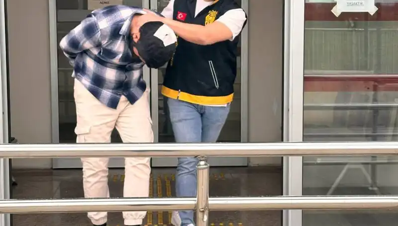 Tartıştığı Ağabeyini Öldüren Kardeşin Sırrı: "Kafama Şişeyle Vurdu"