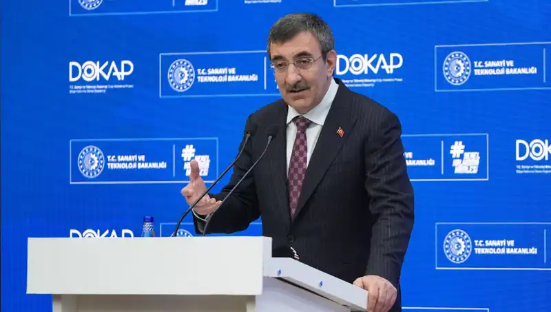 Cevdet Yılmaz'dan Ekonomiye Yön Verecek Açıklamalar: Enflasyonu Düşürmenin Önemi