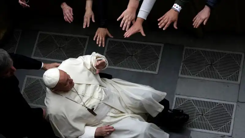 Papa Francis'in İstifası Gerçek Olacak mı? Tarih Tekrar mı Ediyor?