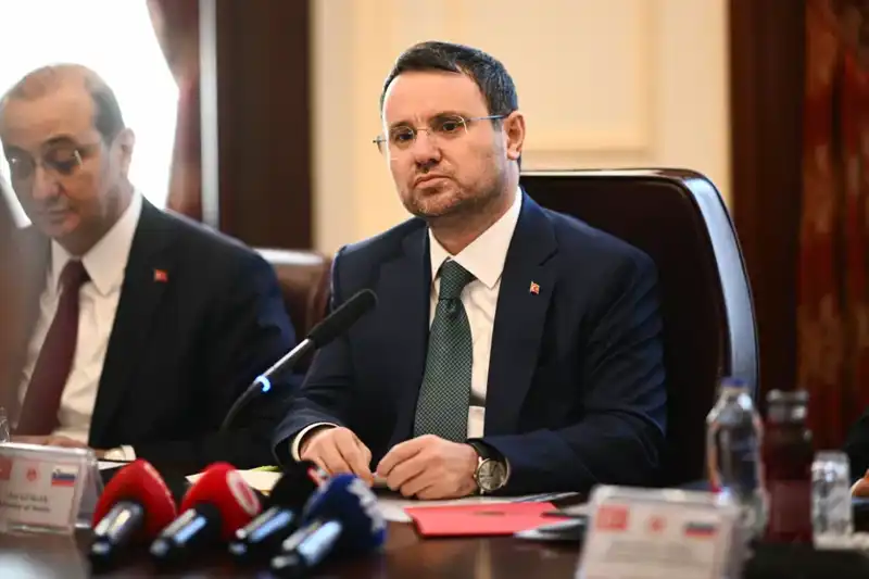 Akın Gürlek: Kararlılıkla Atılan Adımların Ardındaki Başarı Hikayesi