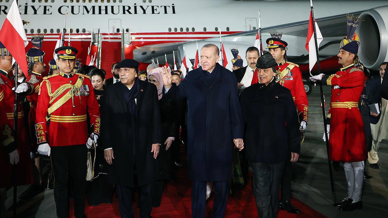 Cumhurbaşkanı Erdoğan Pakistan'da

-