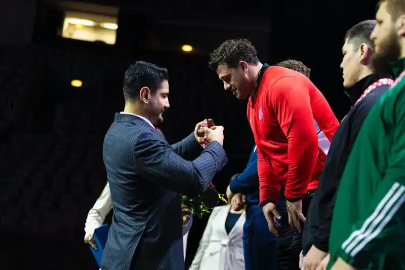 Rıza Kayaalp, Dünya Şampiyonası’nda Altın Madalya Kazandı!