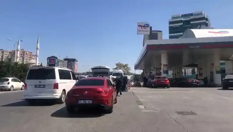 Deprem Sonrası Akaryakıt İstasyonlarında Kuyruklar: Neden ve Sonuçları
