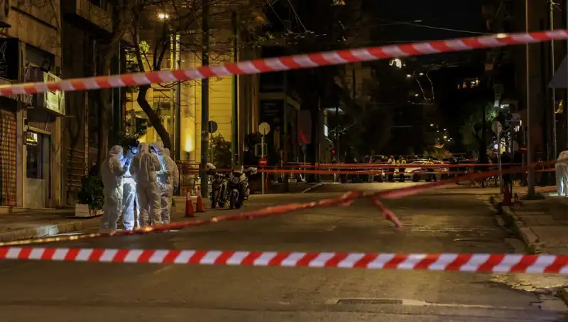 Atina'da Şüpheli Çanta Patladı: Kentte Panik ve Kaos Hava Hakim