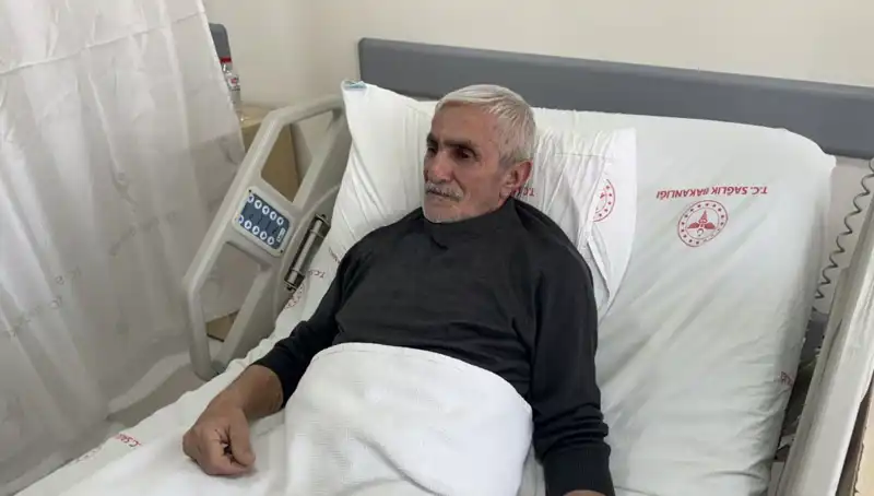 Gazoz Kapağı Saldırısı: Genç Kız Hastaneye Kaldırıldı!