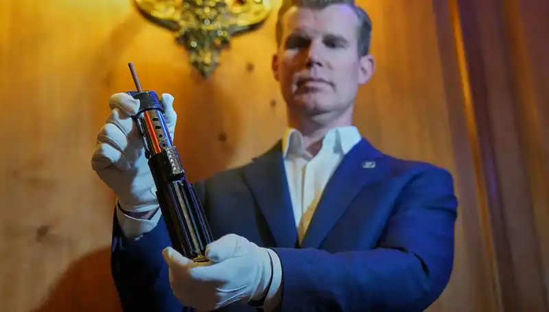 Darth Vader’ın Işın Kılıcı Rekor Fiyata Satıldı: 3.65 Milyon Dolar!