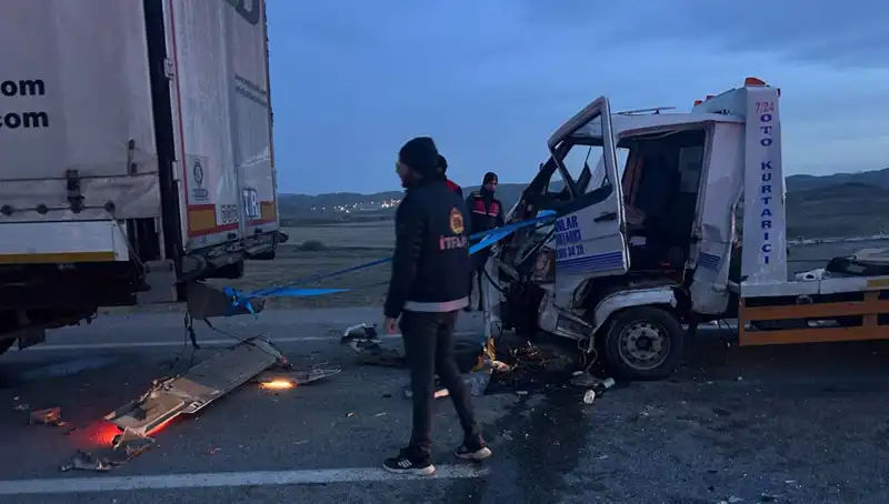 Kaza Anında Yardım Eden İyi Niyetli Sürücü Kazada Yaralandı!