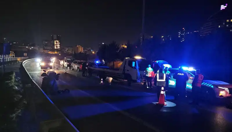 TEM Otoyolu'nda Şok Edici Kaza: Yatan Kişi Metrelerce Sürtüldü